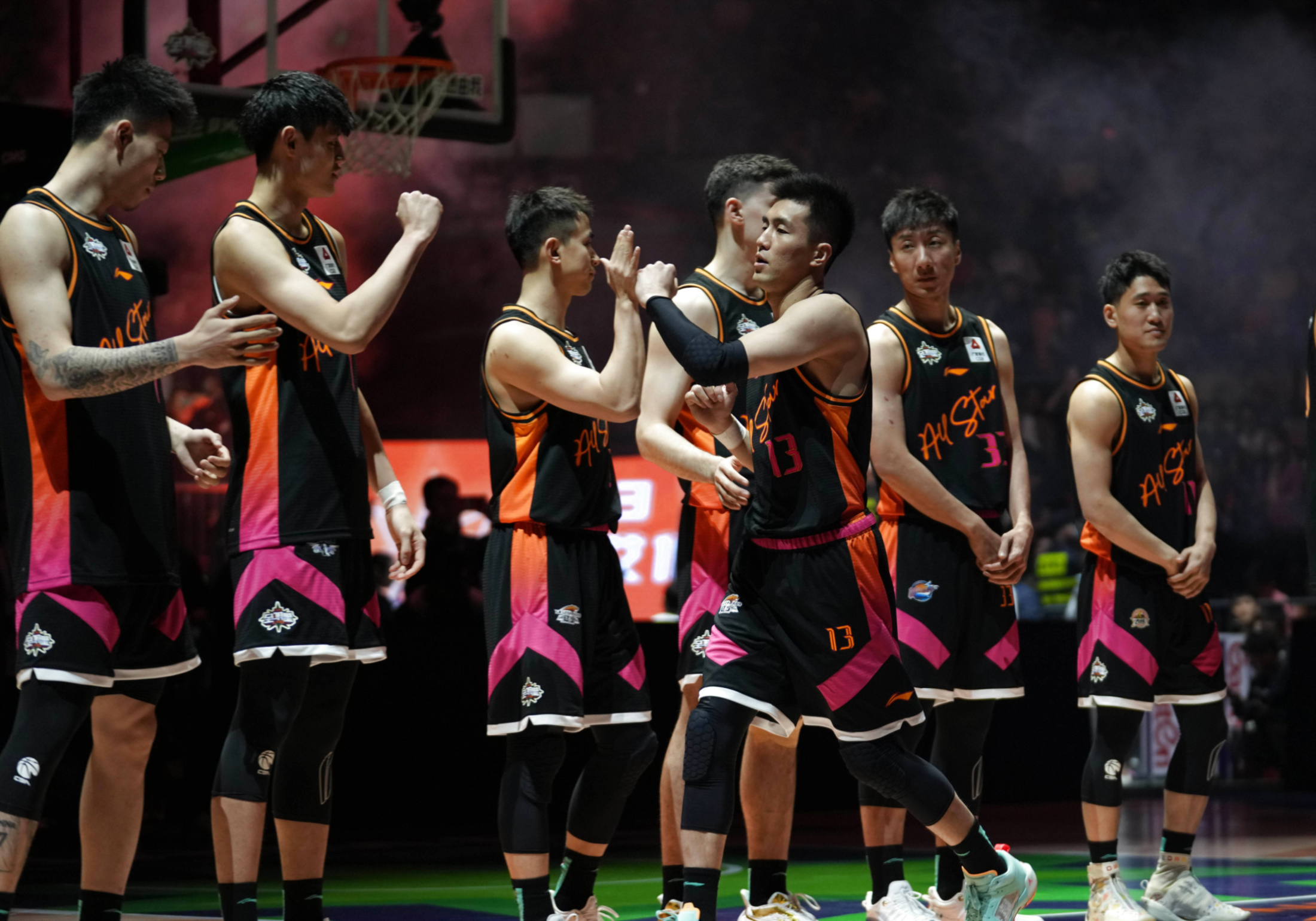 国际比赛日CBA季后赛焦点战,广州队外线爆发,质疑声仍在,训练强度明显提升的简单介绍 国际比赛日CBA季后赛焦点战,广州队外线爆发,质疑声仍在,训练强度明显提升的简单介绍