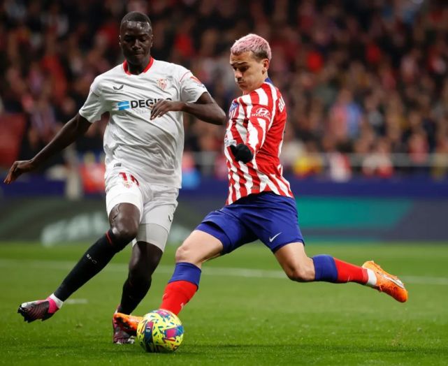 爱游戏链接 -关于集结日塞维利亚备战法国杯，单刀错失细节曝光，更衣室稳定，高层口径保持一致的信息