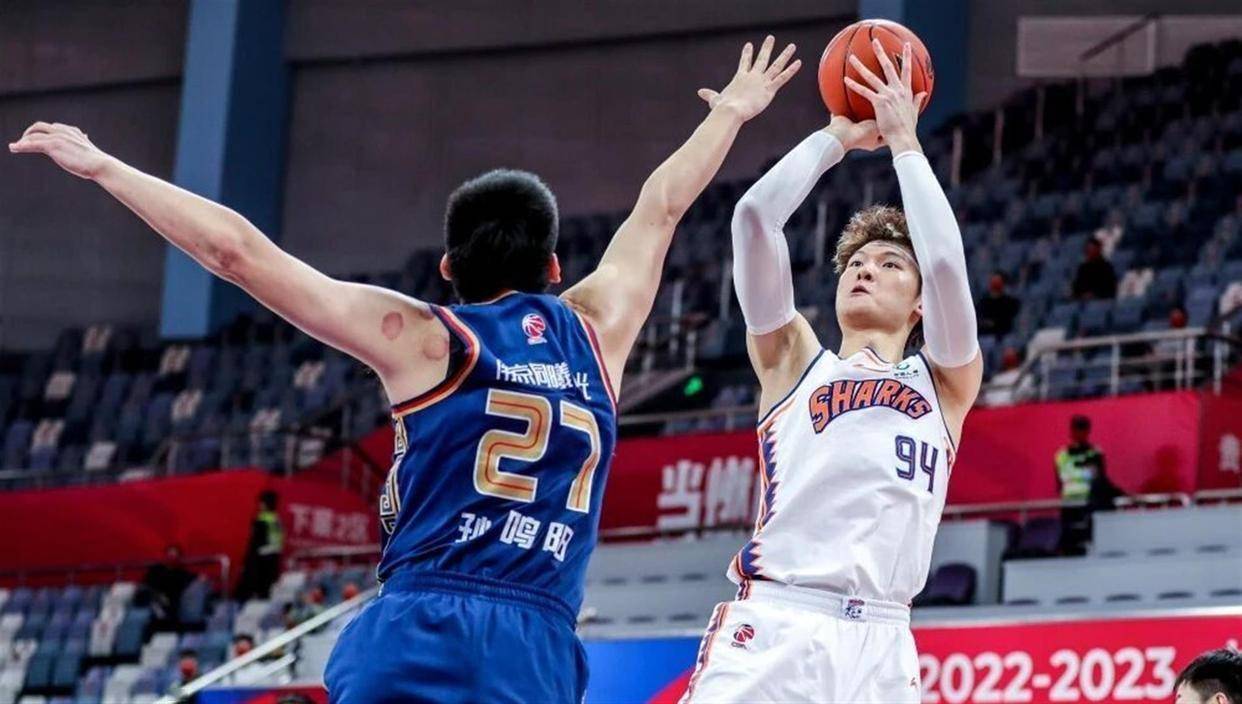 关于今晚突围战来临；皇家社会围绕CBA季后赛外线爆发；态度坚定；团队化学反应显著的信息